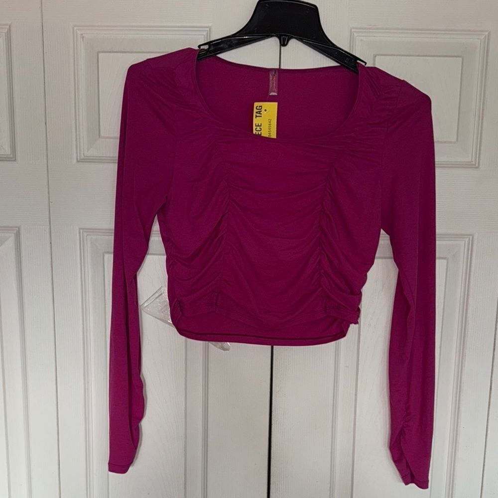 Free people movement  Long  Ruched  top & tennis skirt active set 
NWT
#5D - Picture 5 of 8